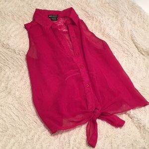 🚫Sold!🚫 Sleeveless magenta top